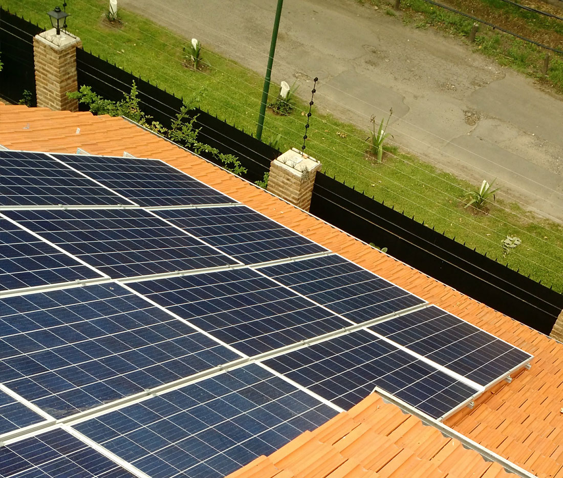 techo con panel solar visto desde arriba